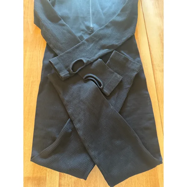 OQQ Black Ribbed Long Sleeve‎ Half Zip Jumpsuit with Thumbholes Small - Image 2