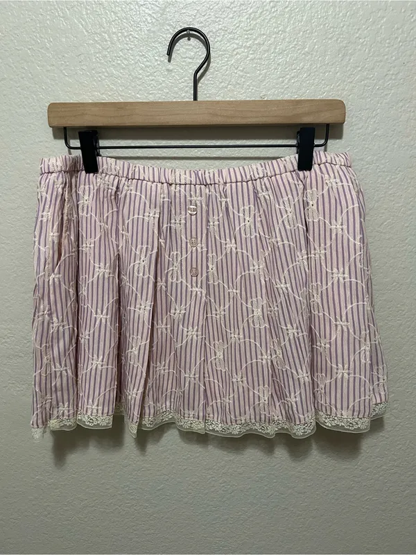 🌸 Bailey Rose Striped Embroidered Lace Mini Skirt M NWOT - Image 2