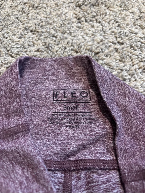 Fleo Leggings (24”) size small - Image 3