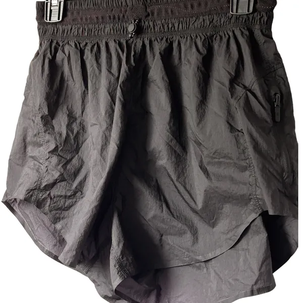 Lululemon Step Out High Rise Short 3" Size 6 - Image 9