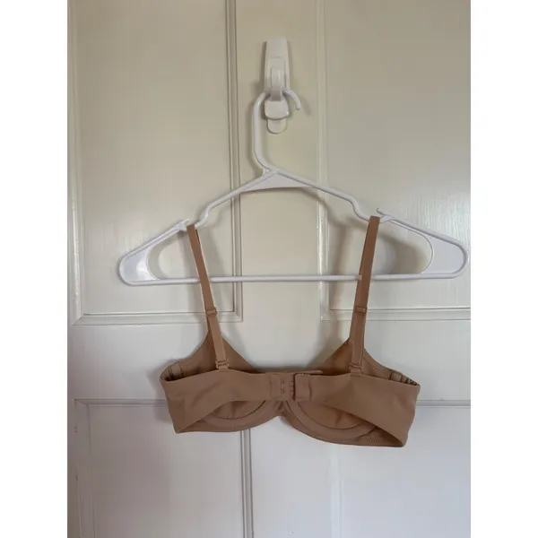 Skims nude bra size 32A - Image 3