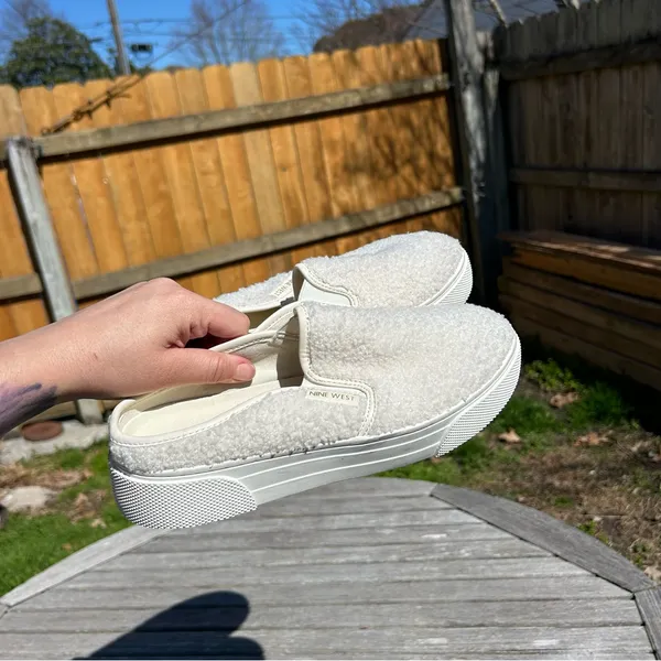 Nine West Hazel Womens 8.5 Mules Ivory Faux Fur Casual Comfort Slip On Shoes‎ - Image 7