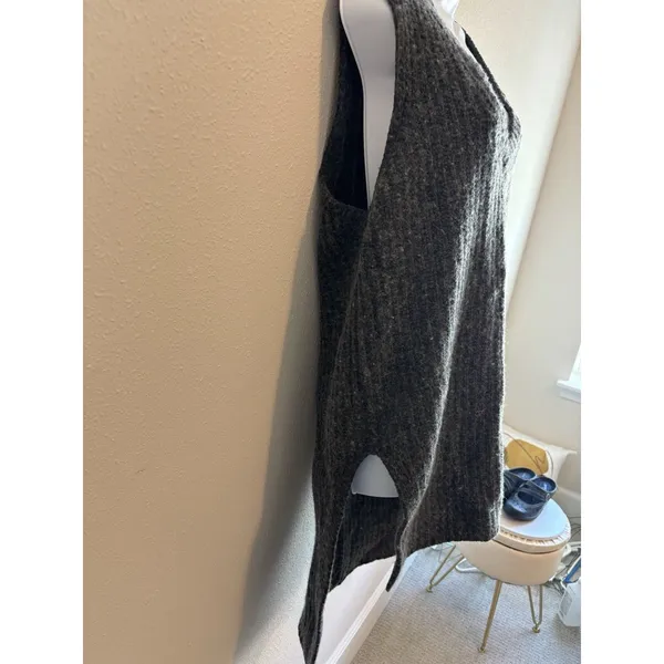 BCBGMAXAZRIA Grey Ribbed Knit V-Neck Sweater‎ Dress High-Low Hem - Size Medium - Image 7