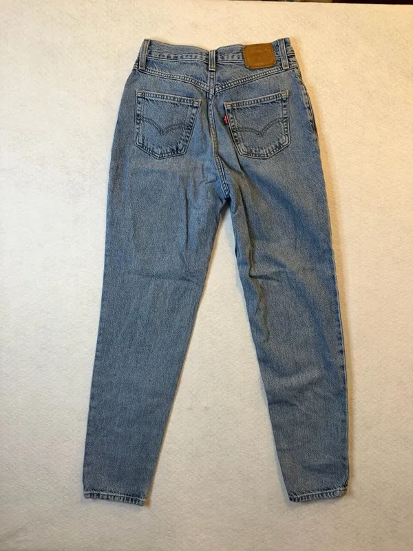Levi's Premium 80s Mom Jeans High Rise Light Wash Size 25 - Image 5