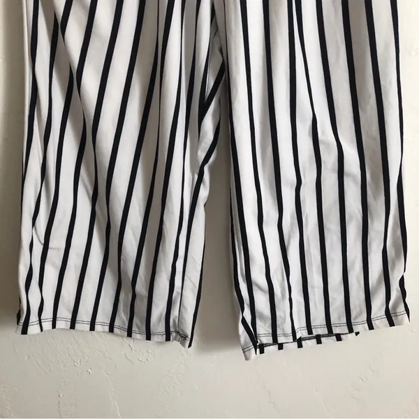 J For Justify Strapless Pockets Black and White Striped Wide Leg Romper Jumpsuit - Image 3