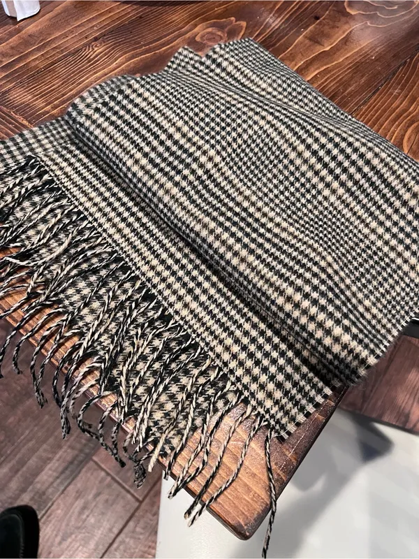 Classic Houndstooth Fringe Shawl Scarf 100% cashmere made in Scotland Neutral - Image 7