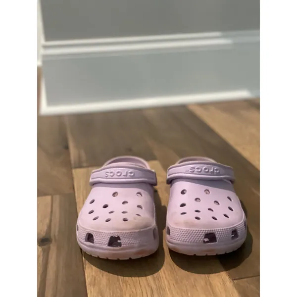 Crocs Women’s Size 8 Light Purple Classic Clogs - Image 8