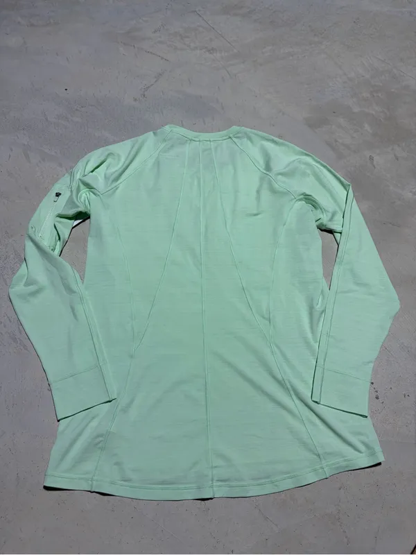 Athleta NWT Pacifica Light Green Long-Sleeve Performance Top large MSRP$69 - Image 7