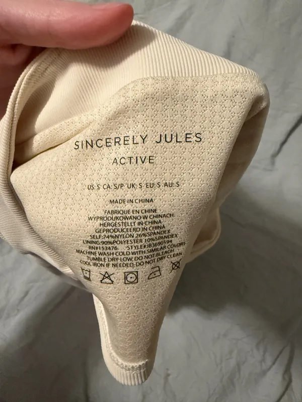 Sincerely Jules activewear top - Image 4