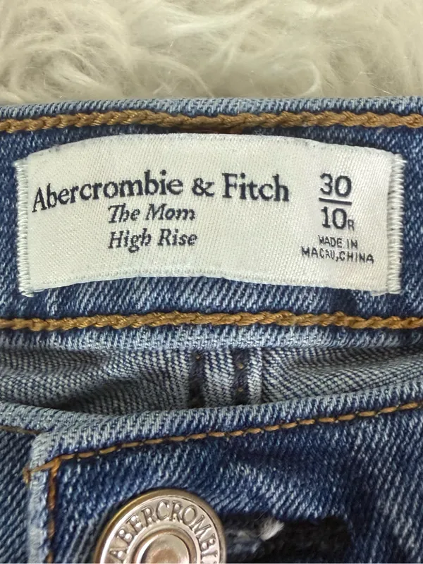 Abercrombie & Fitch The Mom High Rise Distressed Jeans Size 10/30 - Image 4