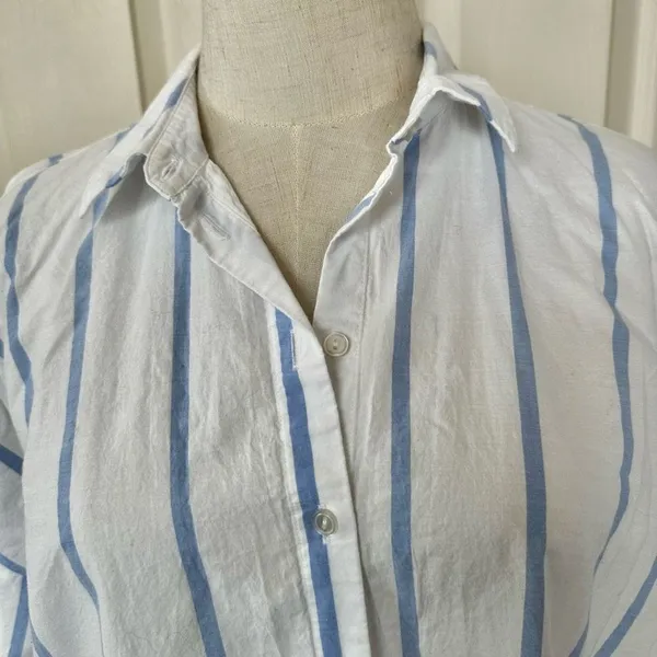 H & M blue and white striped long sleeved button down shirt - Image 4