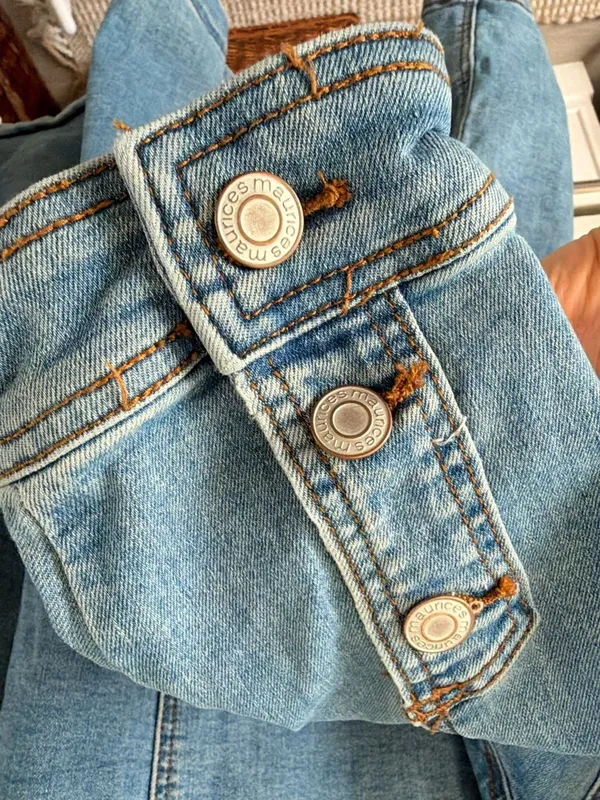 Women’s Denim Jacket Shacket Size 3X Light Wash Button Down Jacket - Image 6