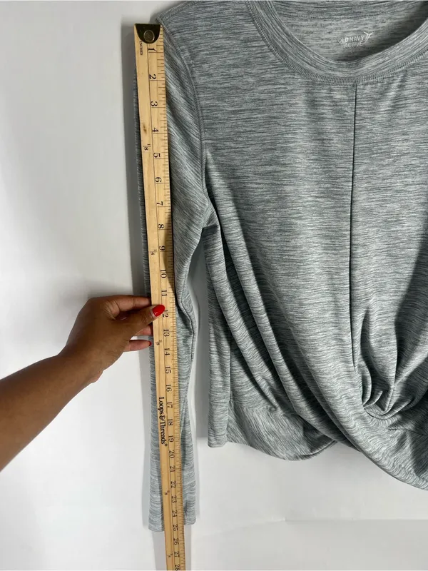 Old Navy Active Breathe ON Twist Front Workout Top Gray Space Dye Size M‎ - Image 8
