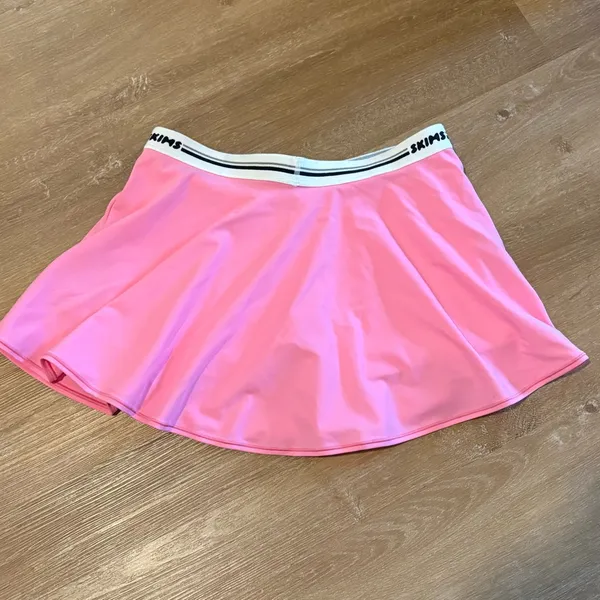 Skims Fits Everybody Logo Skort - Image 2