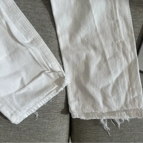 AGOLDE 90's Mid Rise Loose Jeans in Cloudburst - Image 4