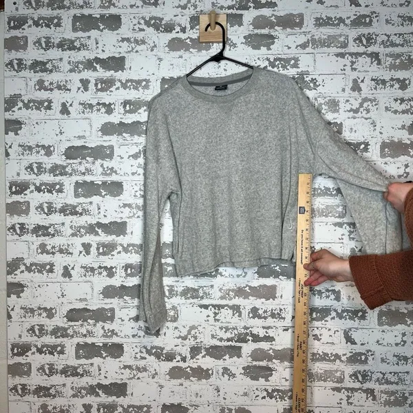 Nike | women dry fit wide sleeve cropped crewneck - Image 9
