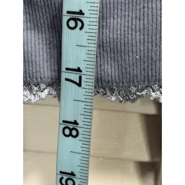 Active USA Blue Ribbed Long Sleeve Crop V Neck‎ Lace Trim Top Size Medium - Image 4