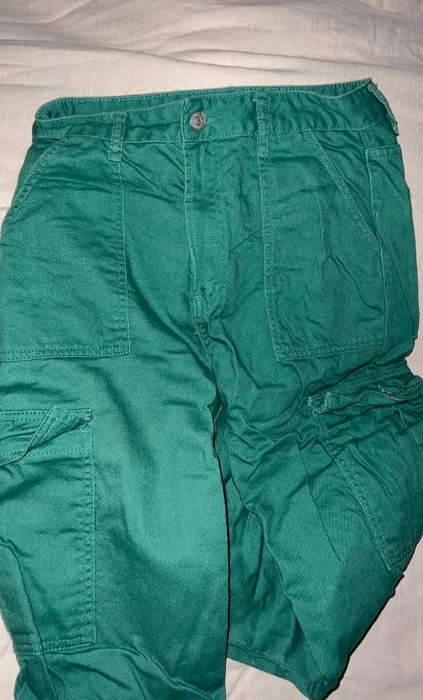 Green Cargo Pants Size 28 - Image 3