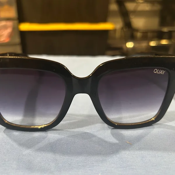 Quay Australia Black Gradient Sunglasses Icey - Image 2