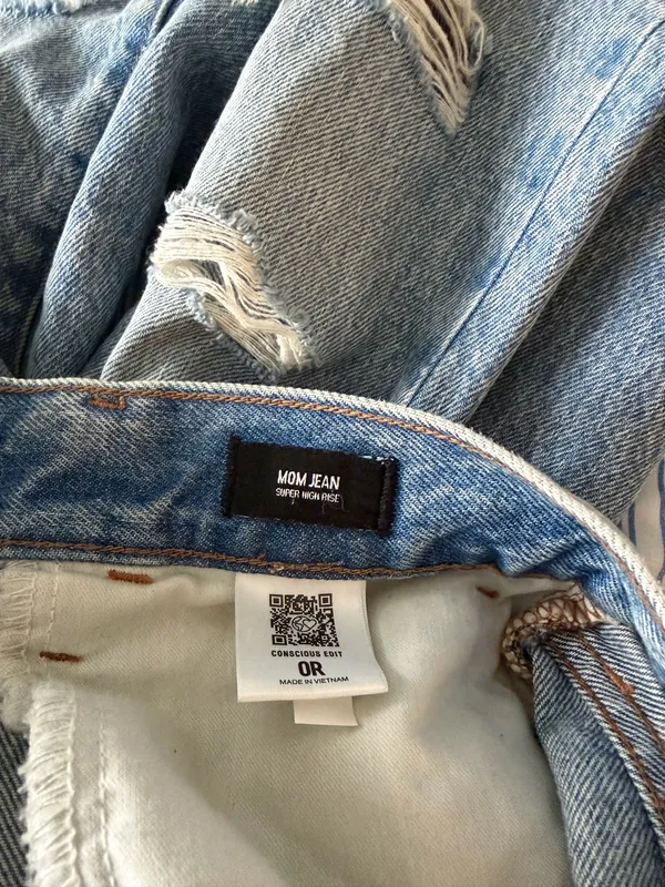 Express Jeans High-Rise Mom Jeans - Image 4