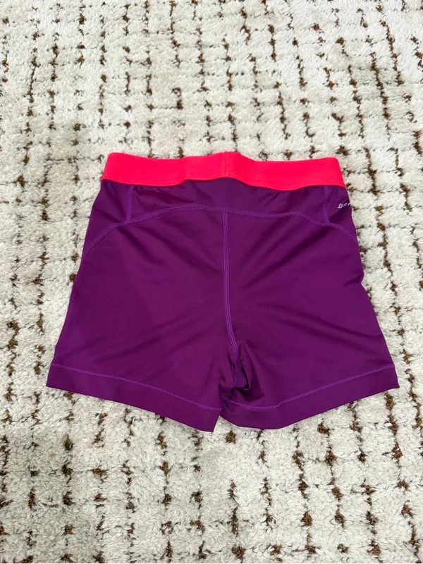 Nike Pro workout shorts, size small - Image 3