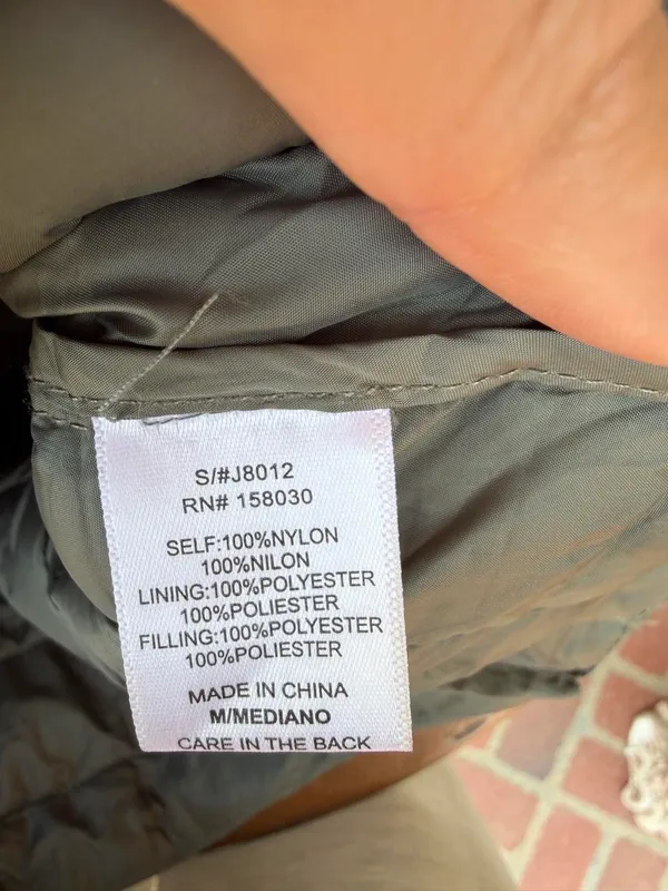 Olive green ultra light puffer jacket with zipper pockets sz M women #puffer #winterwear #outdoors - Image 7