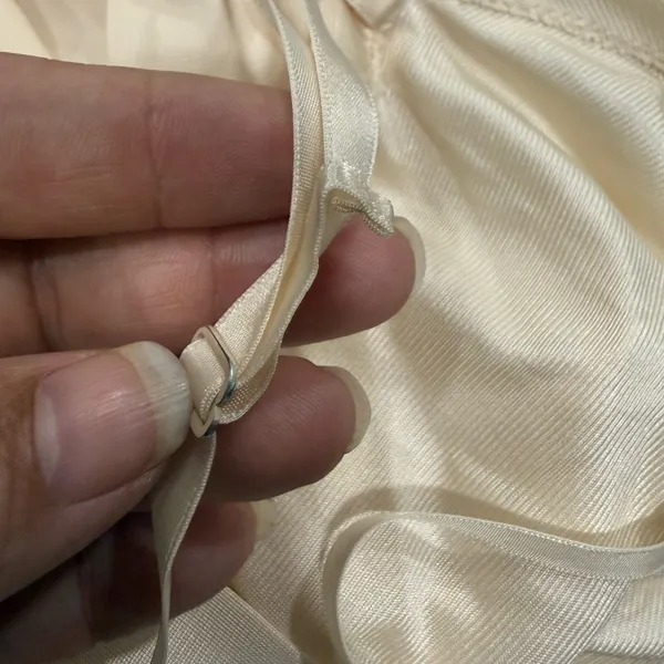 VTG 70s Vanity Fair Beige Antron Nylon Full Dress Slip 40 Lace Trim Adj Straps - Image 5