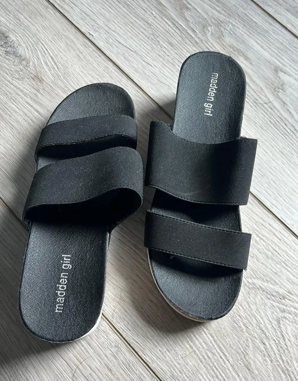 Madden Girl Black Platform Sandals - Image 2