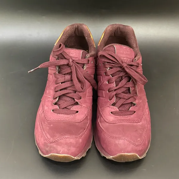 NEW BALANCE 574 Molten Maroon Burgundy Creased Gold Heel Sneakers Size 7 - Image 2