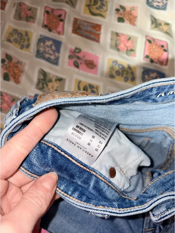 American Eagle Jeans - Image 5