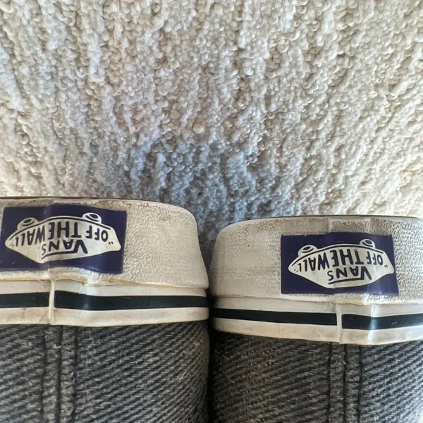 Vans Charcoal Gray tie up shoes w/ Purple laces & logo tag Women Sz 7 Men Sz 5.5 - Image 4