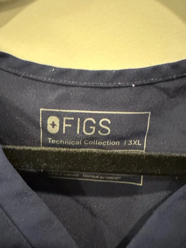 FIGS Catarina One Pocket Scrub Top - Image 10
