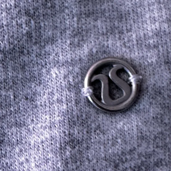 315. Lululemon Avenue Pull Over Large Gray Size 8 - Image 3