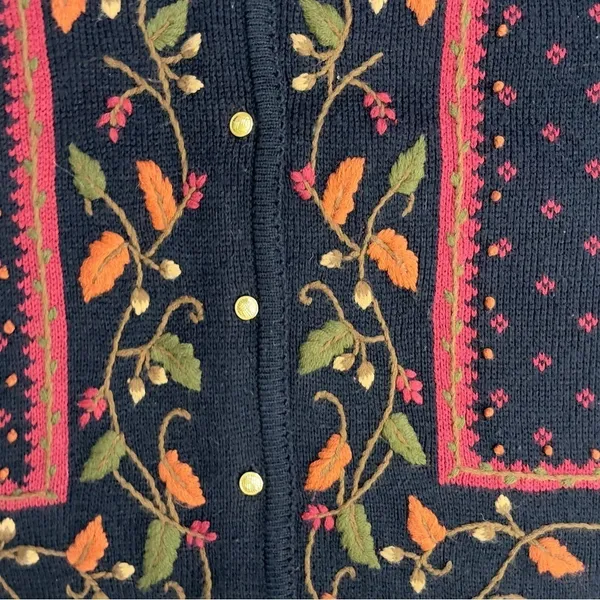 VTG Crystal-Kobe Floral Cardigan Sweater Womens Small Black Autumn Cottagecore - Image 6