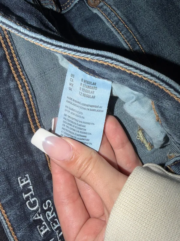 American Eagle Jeans - Image 5