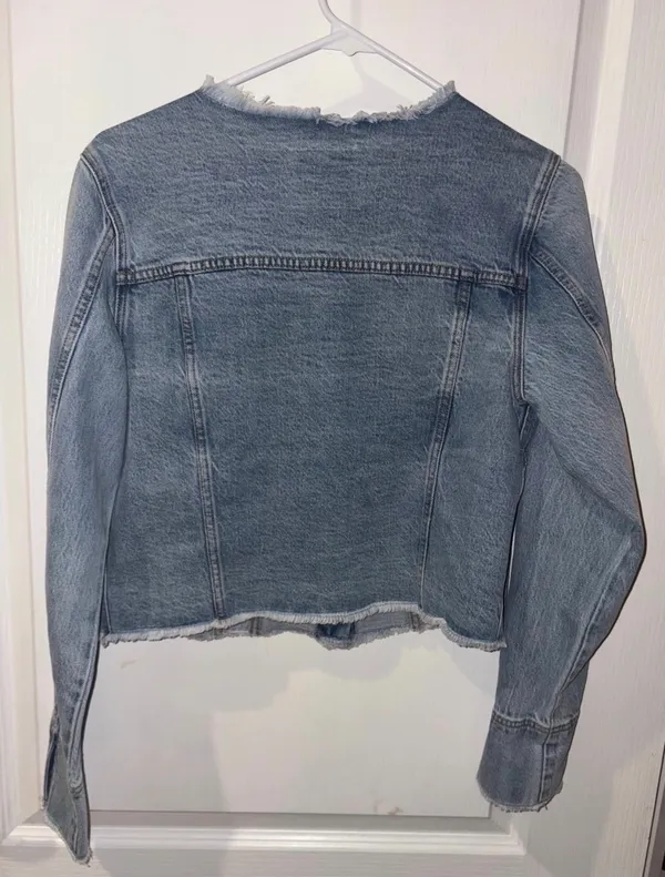 Lucky Brand collarless cropped denim jacket- small - women’s - Image 2
