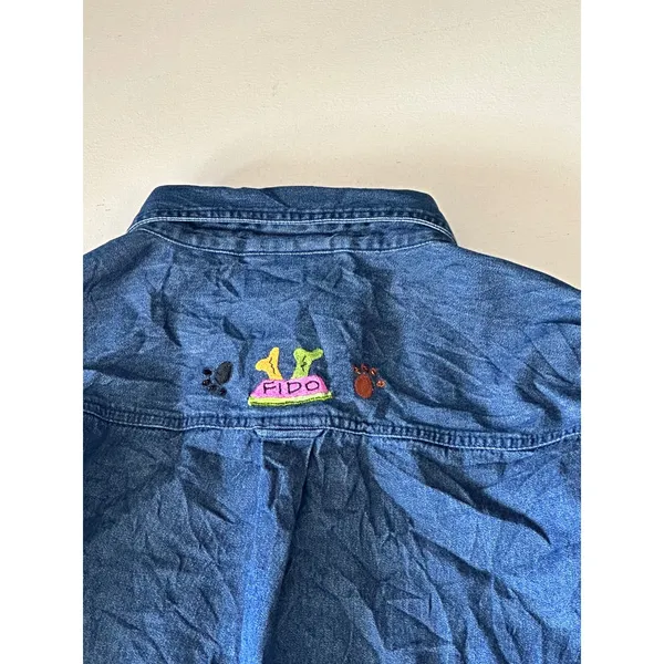 Quaker Factory Vintage Denim Embroidered Dog Shirt Blue Button Down Medium - Image 4