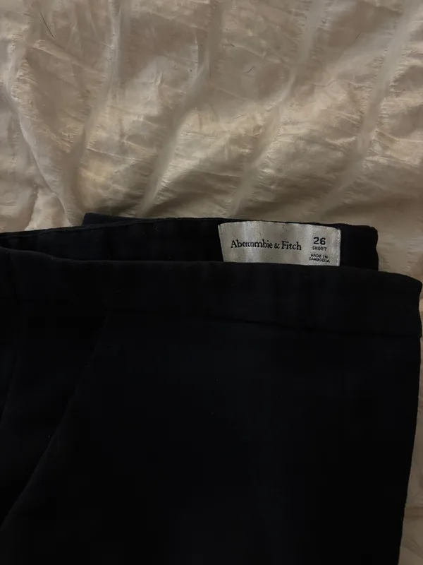 Abercrombie black low-rise trouser pants (short) - Image 3