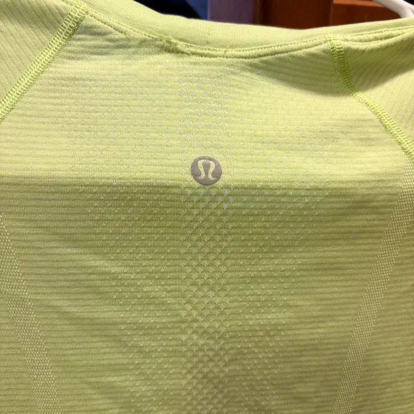 Lululemon Swiftly Tech Short Sleeve - Image 3