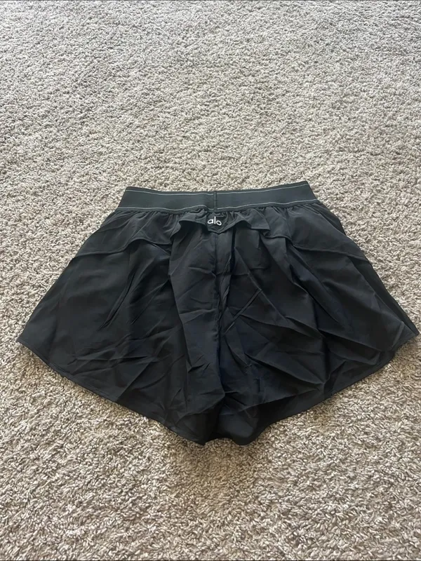 ALO Yoga Women's NWT Match Point Shorts - Image 2