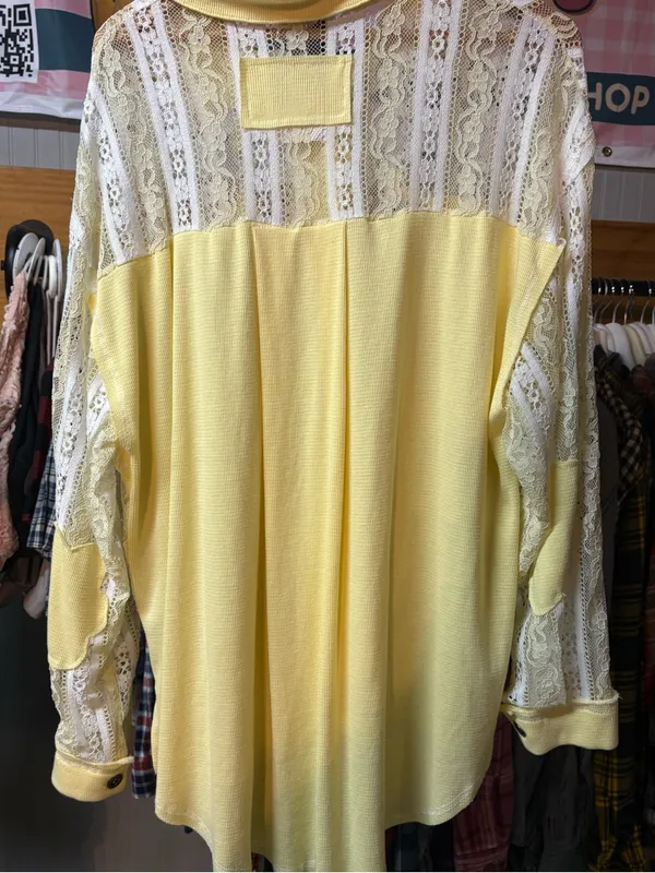 POL MEDIUM ✨ lace long sleeve button down yellow + white - Image 3