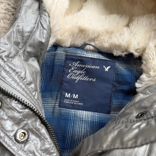 Y2K American Eagle Outfitters shiny metallic silver puffer vest faux fur hood - Image 2