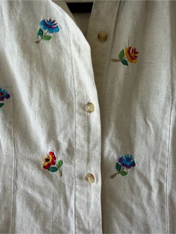 Vintage Sleeveless Embroidered Button-Front Cotton/Linen Top - Cream/Bei - Image 5