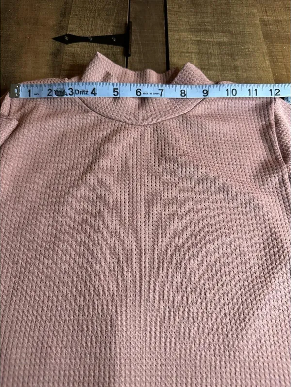 Aeropostale Seamless Mauve Waffle Knit Long Sleeve Crop Top - Medium - Image 4