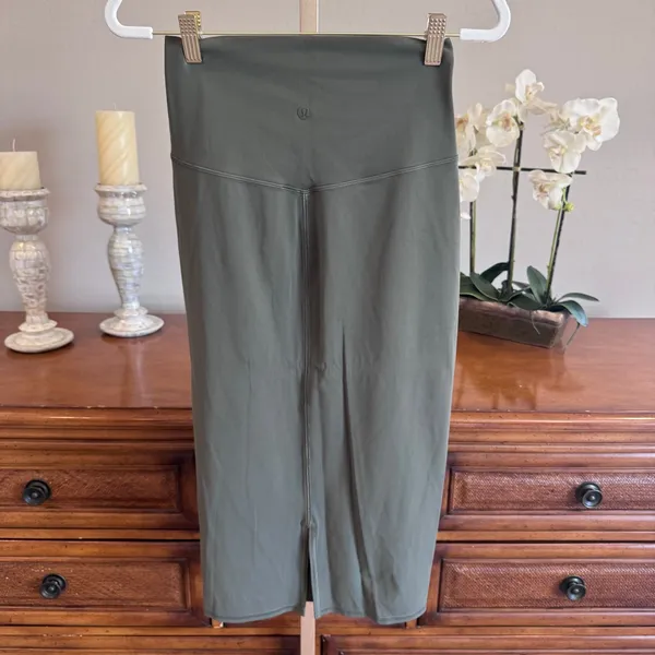 Lululemon Nulu Slim-Fit High-Rise Midi Skirt Army Green Size 6 NWOT - Image 6