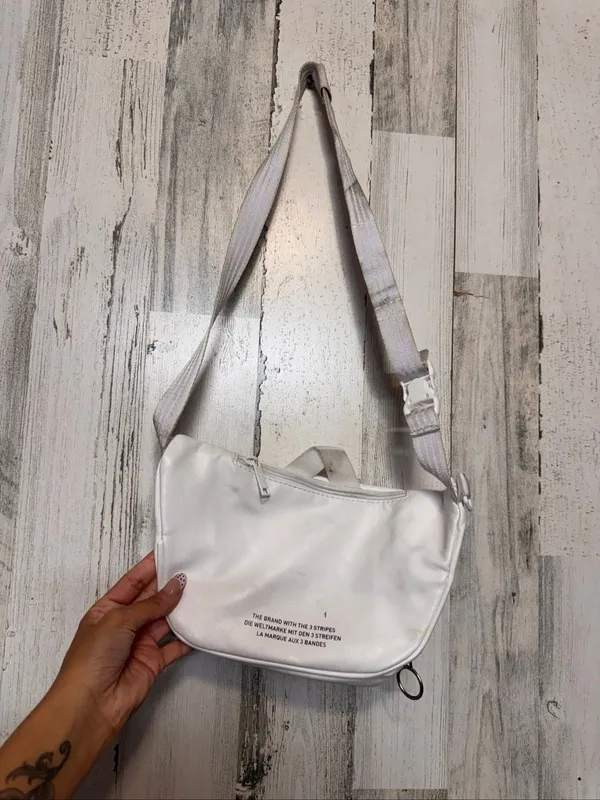 Adidas Originals White Leather Crossbody Bag Fannypack Sling Purse - Image 4