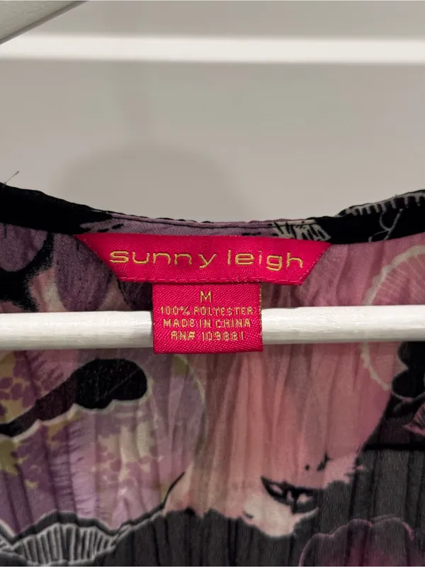 Sunny Leigh Y2K Pleated Floral Blouse - Image 2
