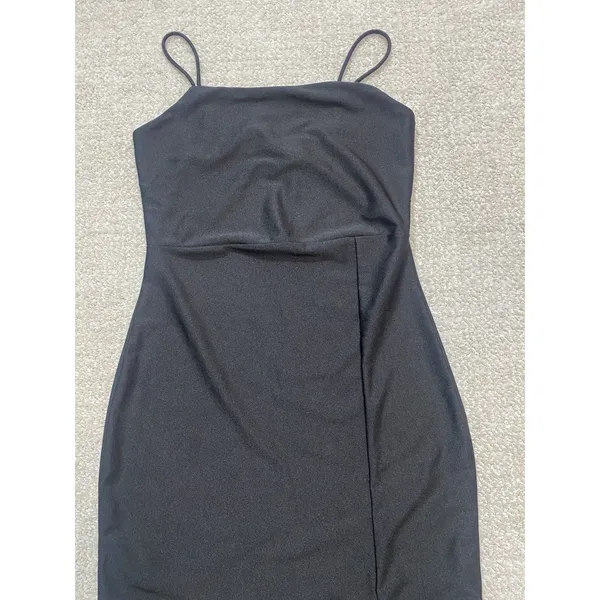 Elegant Black Strapless Bodycon Dress with Side Slit Size S - Image 4
