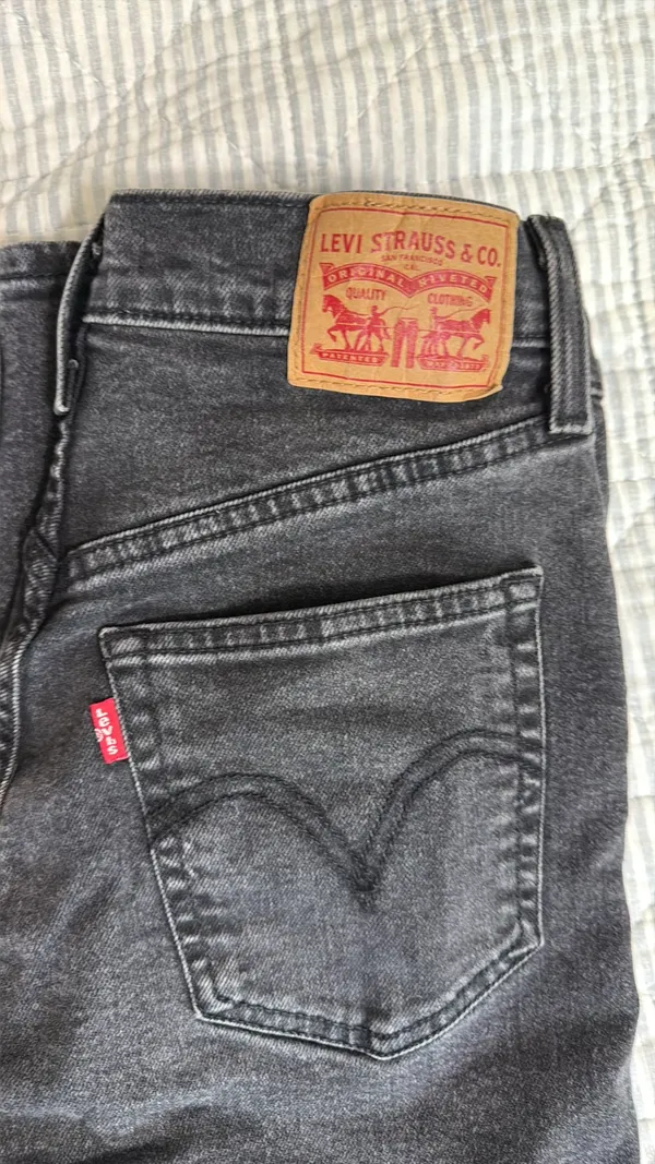 Levi’s Jeans Women’s Ribcage Straight Ankle - Image 3