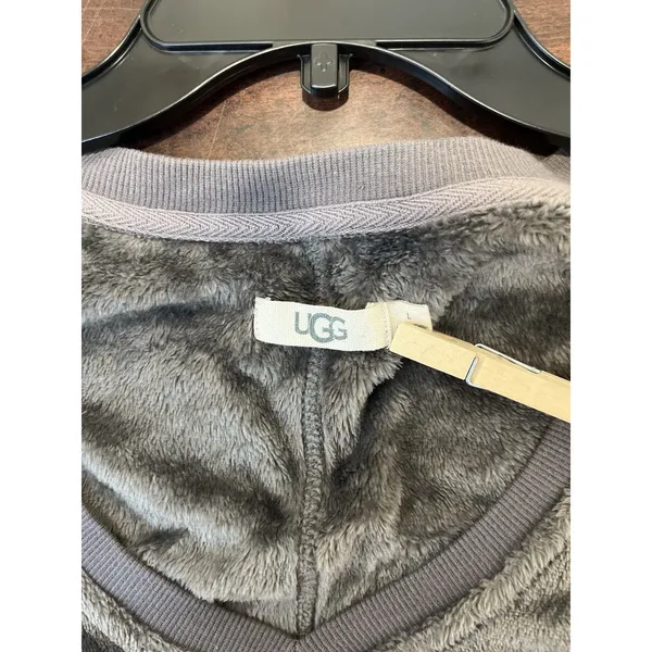 UGG Women’s Sz L Long Sleeve V-Neck Fleece Pullover Sweatshirt - Image 6